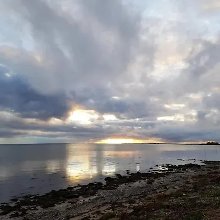 5 Person In Bogense-by Traum